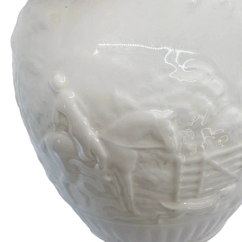 Wedgwood Devonshire Hunt Scene Vase Bas Relief Cream England 7in Vintage